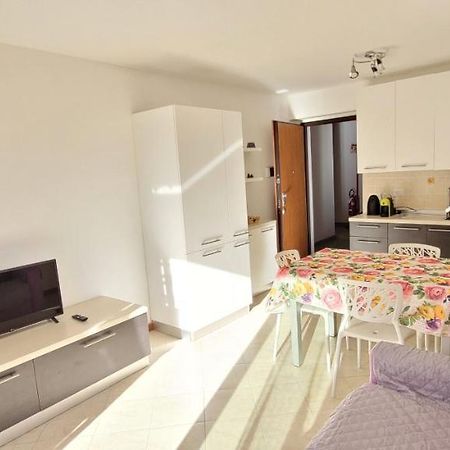 Cremeno Bilocale Con Giardino Piano Terra Centro Paese Ideale Per Passeggiate מראה חיצוני תמונה